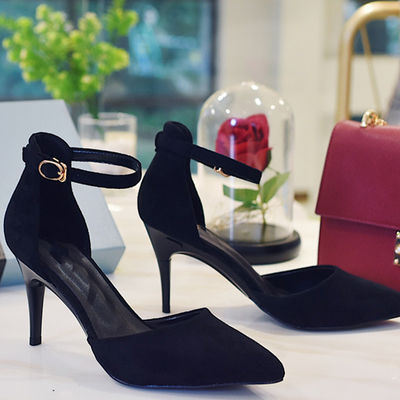 أحذية بكعب عالٍ قابلة للطي