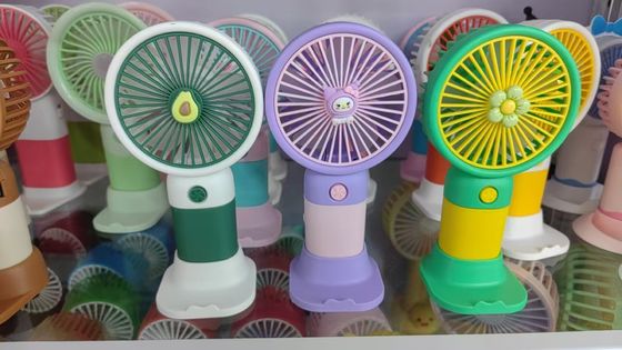 مروحة كهربائية صغيرة