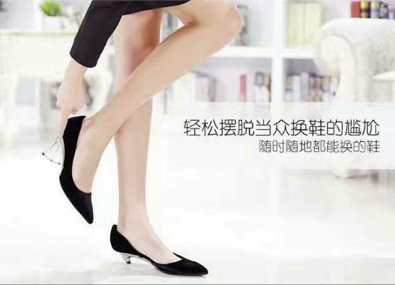 حذاء عالي للنساء قابل للطي مع حمالة معدنية مربعة حادة عادي مريحة أرضية PU مضادة للنزلق وزن خفيف