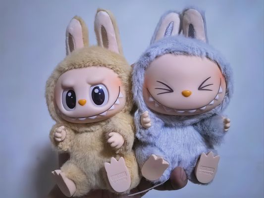 POPMART لابوبو وحوش سلسلة الحلوى صندوق الغموض أفخم و شخصية من الفينيل دمية مع حامل عرض